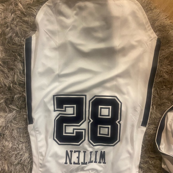 Womens sz XL NIKE SLEEVELESS JERSEY LIKE NEW!!! - Picture 1 of 2